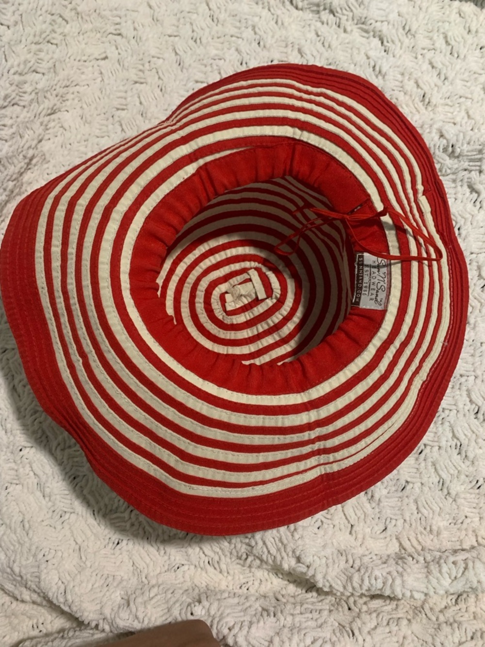 Striped Red and White Sun Hat with Bow - Picture 5 of 5